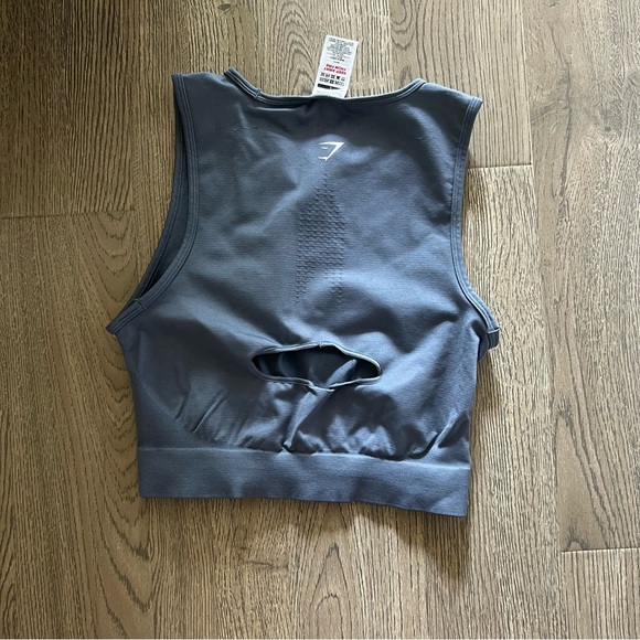 BRAND NEW gym shark cropped tank - Picture 2 of 2